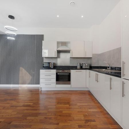 Riverside 2 Bedroom Stratford Лондон Екстериор снимка